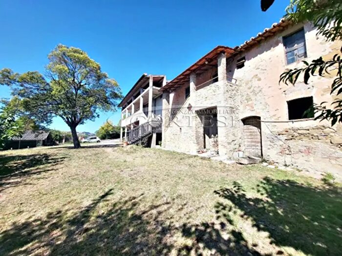 Casa con 6 locali in vendita in Ponte Felcino Strada di Poggio Pelliccione, Perugia