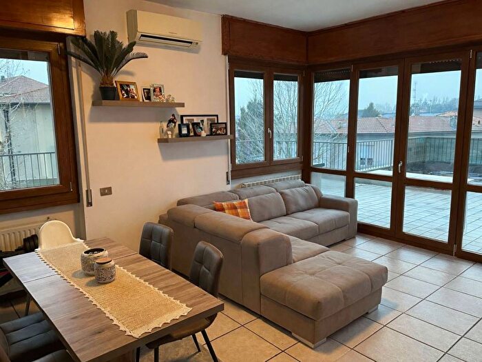 Appartamento trilocale in affitto in Breccia Lazzago, Como