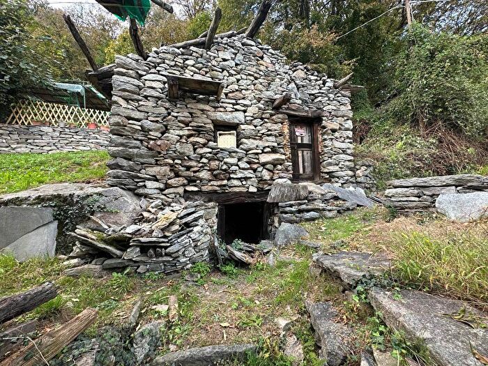 Casa trilocale in vendita in Gordona