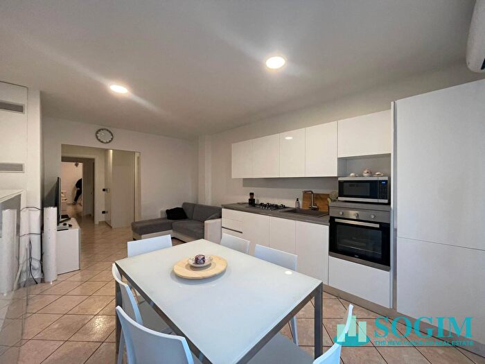 Appartamento bilocale in vendita in Viale Assunta, Cernusco Sul Naviglio