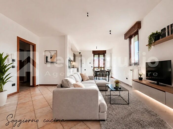 Appartamento trilocale in vendita in Via Roma, Arcole