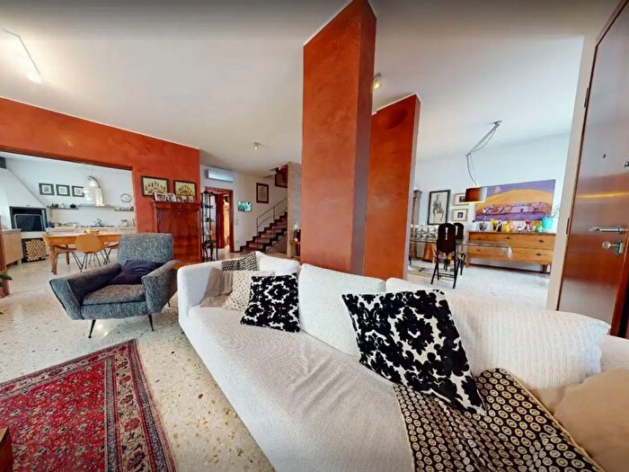 Casa con 5 locali in vendita in Via Peschiera, Padova