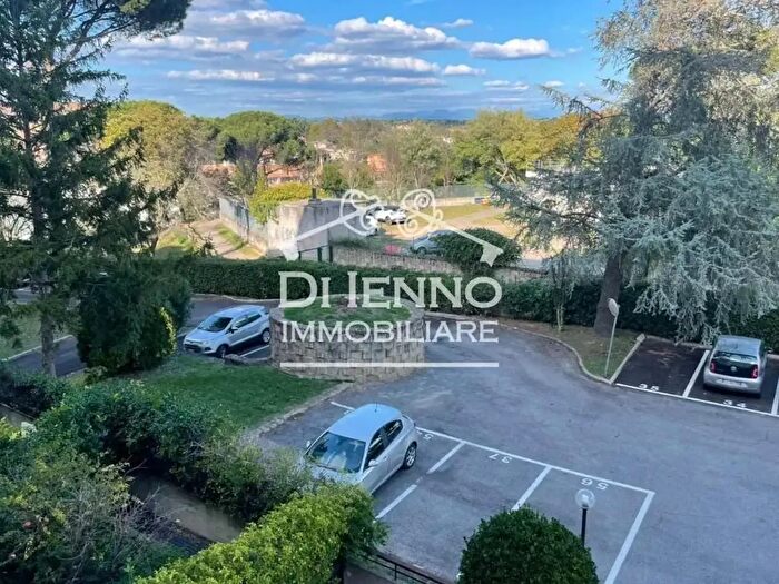 Appartamento trilocale in vendita in Via Valbondione, Roma