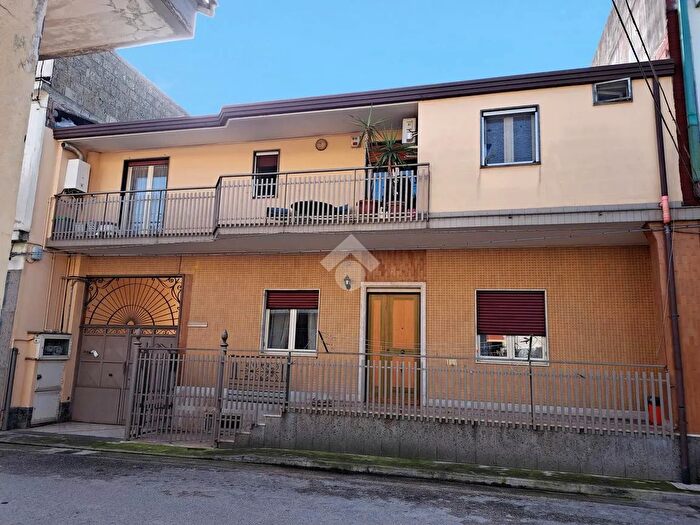 Casa con 6 locali in vendita in Via Selva, Castello Di Cisterna