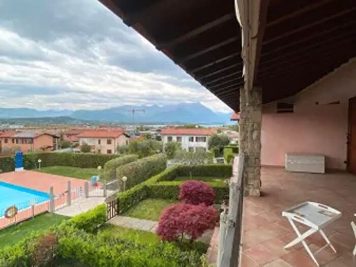 Appartamento trilocale in vendita in Via degli Alpini, Manerba Del Garda