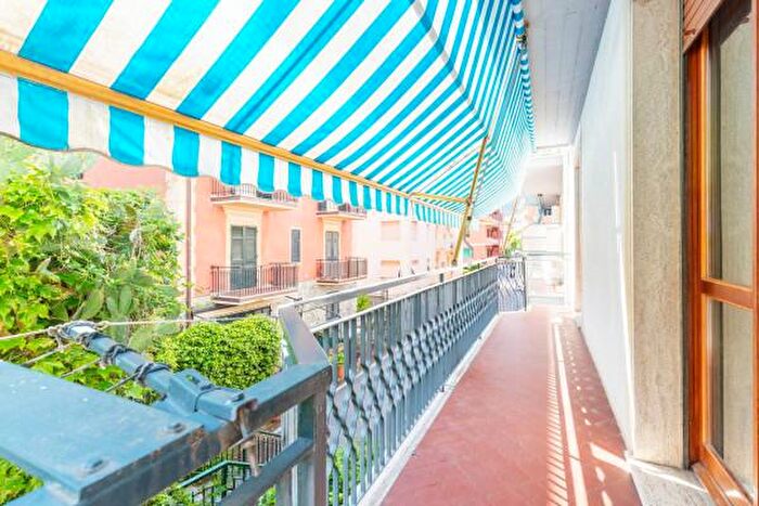 Appartamento con 5 locali in vendita in Via Parodi, Levanto