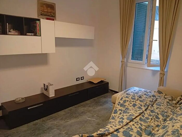 Appartamento trilocale in vendita in Via Bobbio, Genova