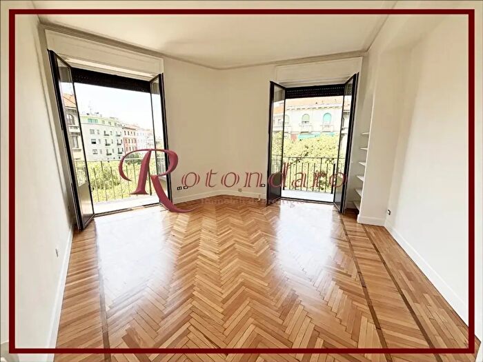 Appartamento trilocale in affitto in Via Teodosio, Milano
