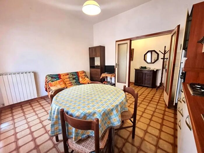 Appartamento trilocale in vendita in Viareggio