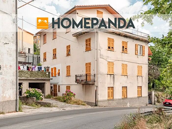 Appartamento trilocale in vendita in Via Vittorio Veneto, Uscio