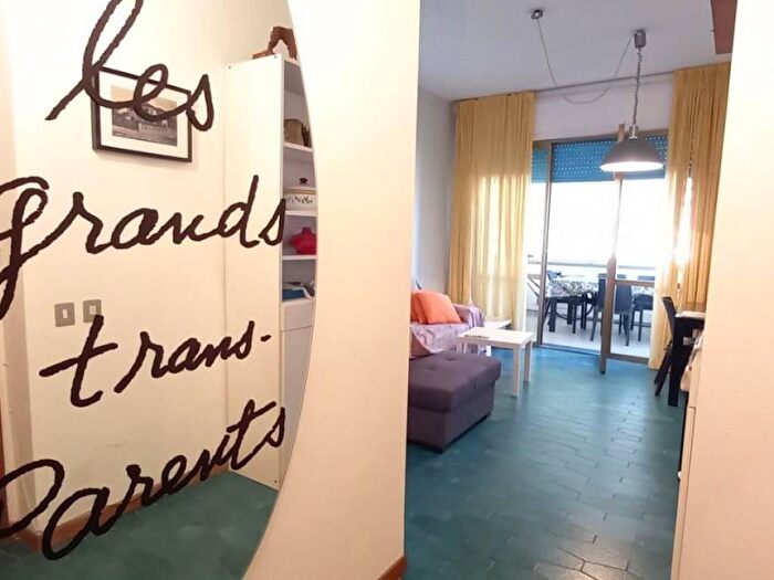 Appartamento quadrilocale in affitto in Viale Cristoforo Colombo, Lido di Camaiore, Camaiore
