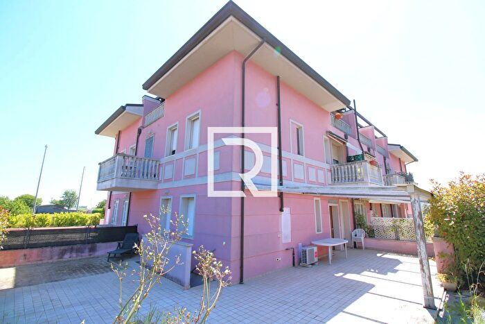 Appartamento trilocale in vendita in Via Cesenatico Cesenatico, Cesenatico