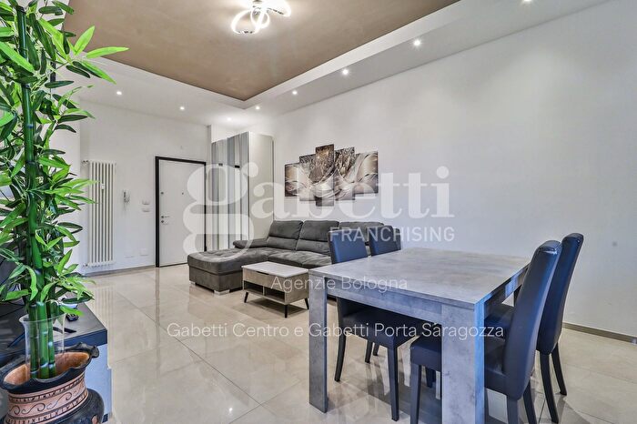 Appartamento trilocale in vendita in Via Friuli Venezia Giulia, Bologna