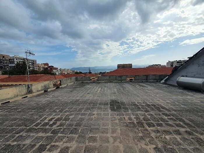 Appartamento trilocale in vendita in Via Curtatone E Montanara, Messina