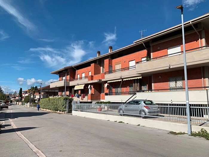 Appartamento con 5 locali in vendita in Via San Leucio Isernia Isernia, Isernia