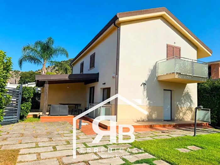 Casa con 5 locali in vendita in Via Dedalo, Palermo