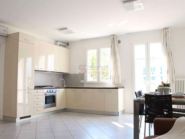 Appartamento trilocale in affitto in Via Dalmazia accesso, Lido Centro Ovest, Jesolo