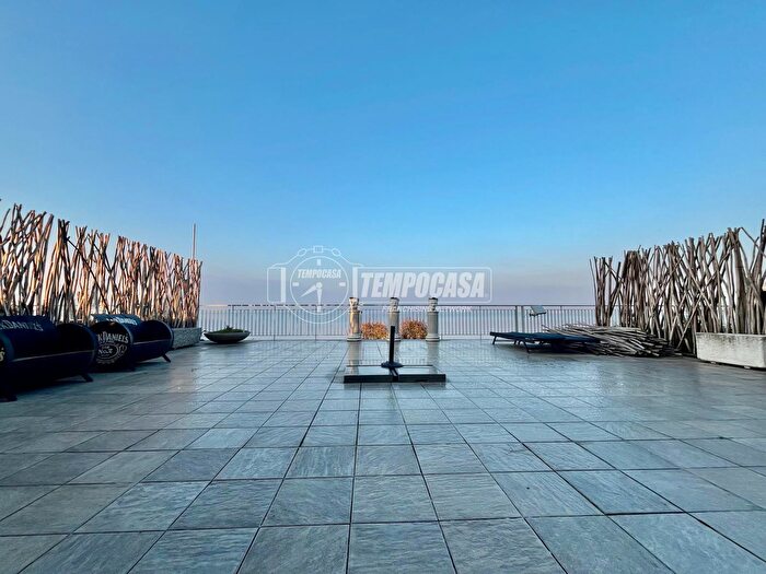 Appartamento trilocale in vendita in Peschiera Del Garda