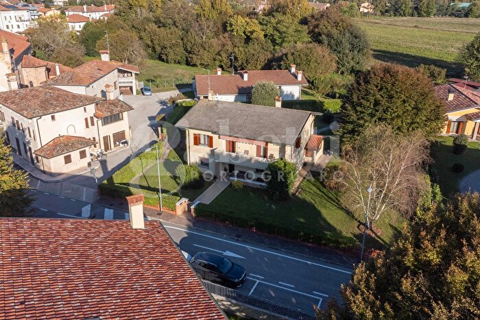 Casa con 5 locali in vendita in Via Papa Giovanni, Gruaro