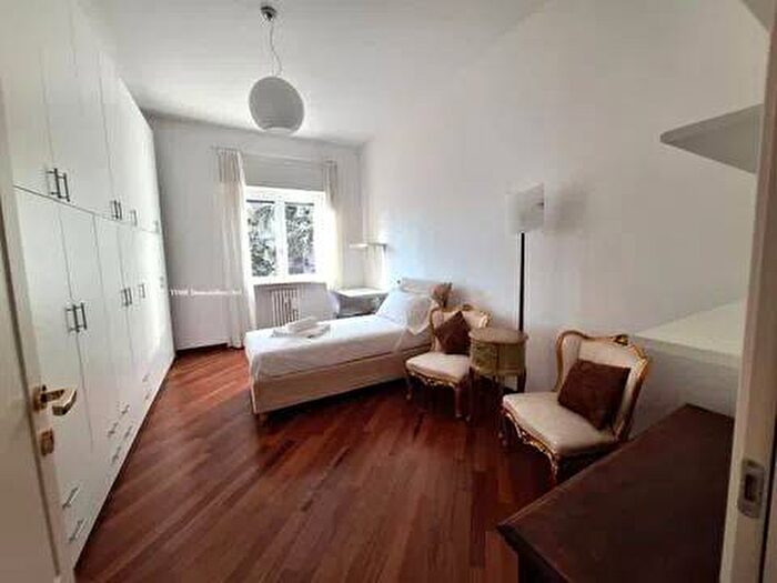 Appartamento quadrilocale in affitto in Viale Sabotino No Number, Porta Romana Medaglie d'Oro, Milano
