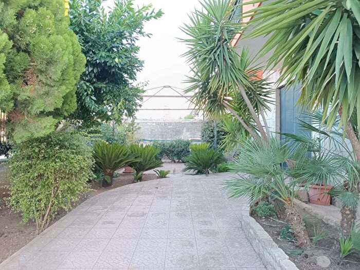 Casa con 8 locali in vendita in Bitonto