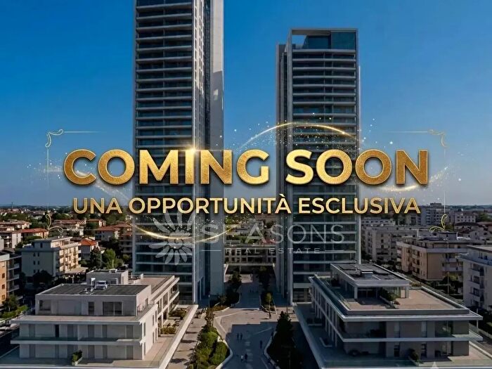 Appartamento quadrilocale in vendita in Via Tritone, Jesolo