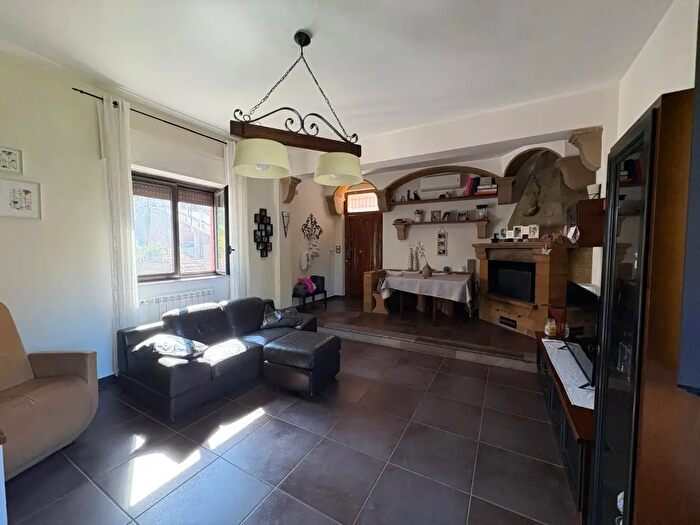 Appartamento quadrilocale in vendita in Via Umberto I, Monreale