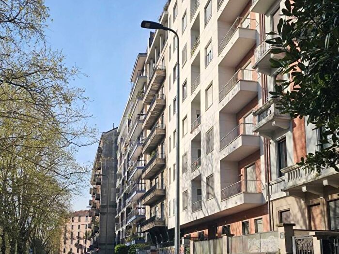Appartamento trilocale in affitto in Viale Romagna, Città Studi, Milano