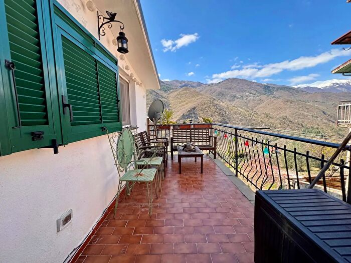 Appartamento con 5 locali in vendita in Via Torino, Pieve Di Teco