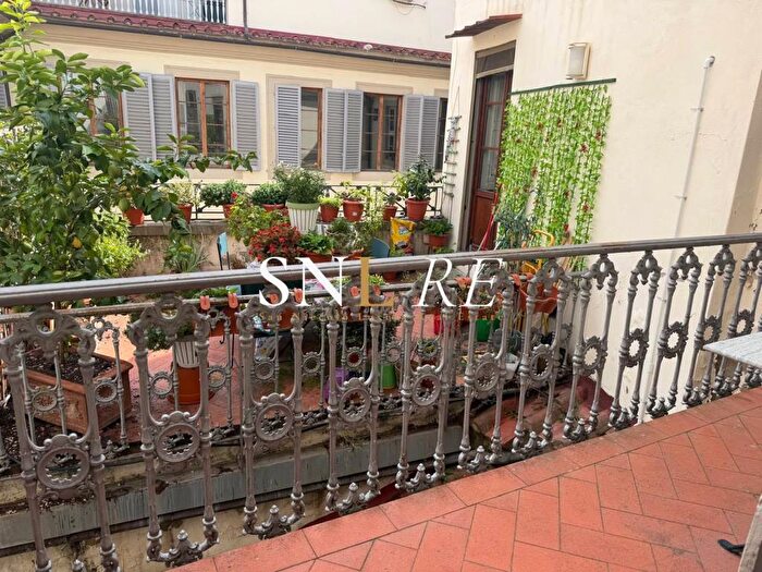 Appartamento con 6 locali in affitto in Via della Vigna Nuova, Piazza della Repubblica, Firenze