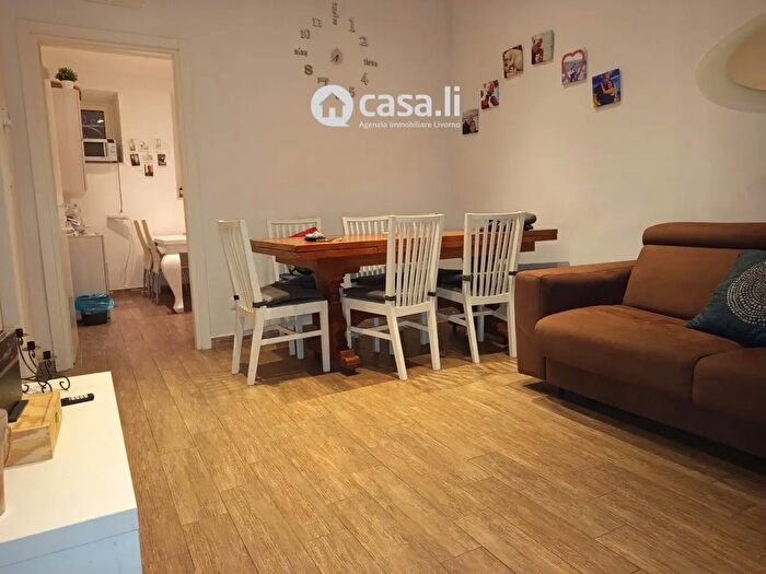 Appartamento con 5 locali in vendita in Livorno