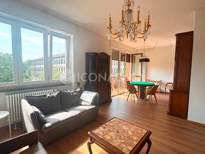 Appartamento trilocale in affitto in Via Carlo Vittadini, Bocconi, Milano
