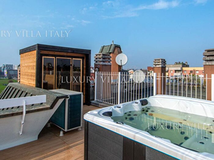 Casa trilocale in affitto in Via Ippodromo, Gallaratese, Milano