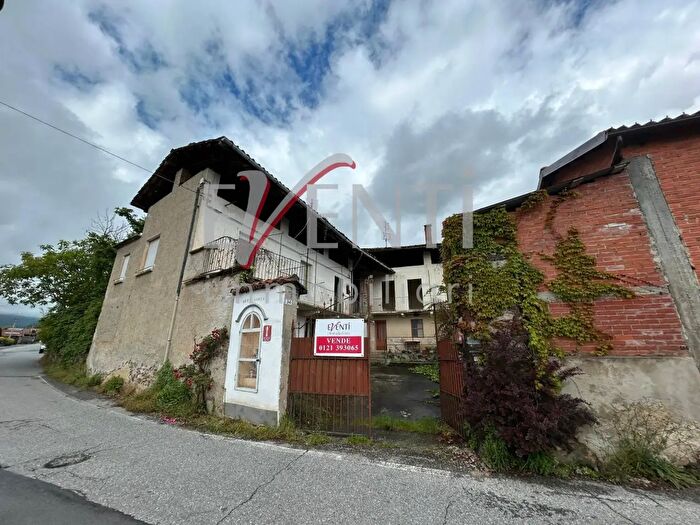 Casa con 8 locali in vendita in Via Coste, Giaveno