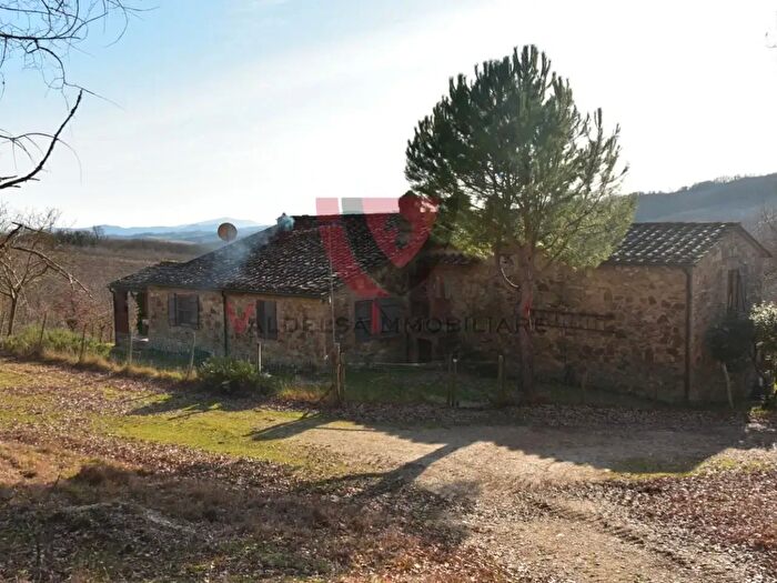 Casa con 8 locali in vendita in Dere Casot, Radicondoli