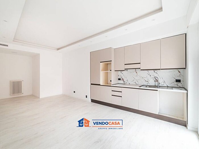 Appartamento trilocale in vendita in Viale dell'Industria, Centro, Bra