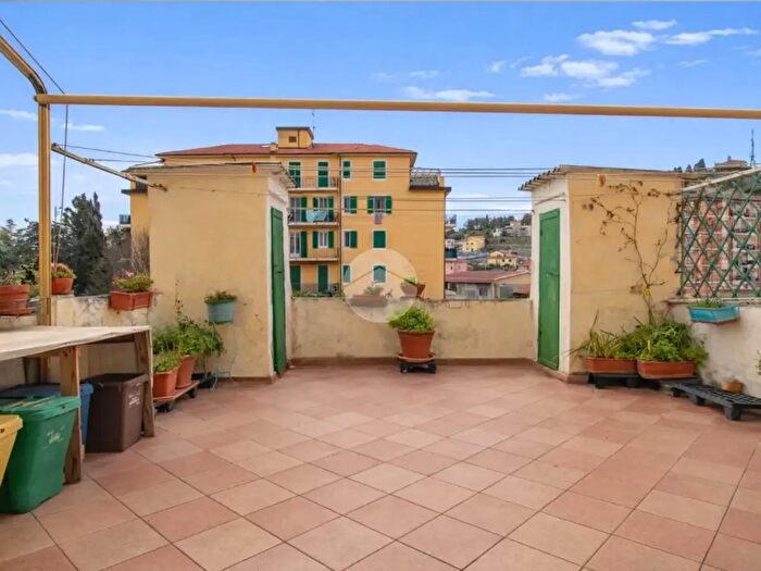 Appartamento con 6 locali in vendita in Via Giuseppe Mazzini, Imperia