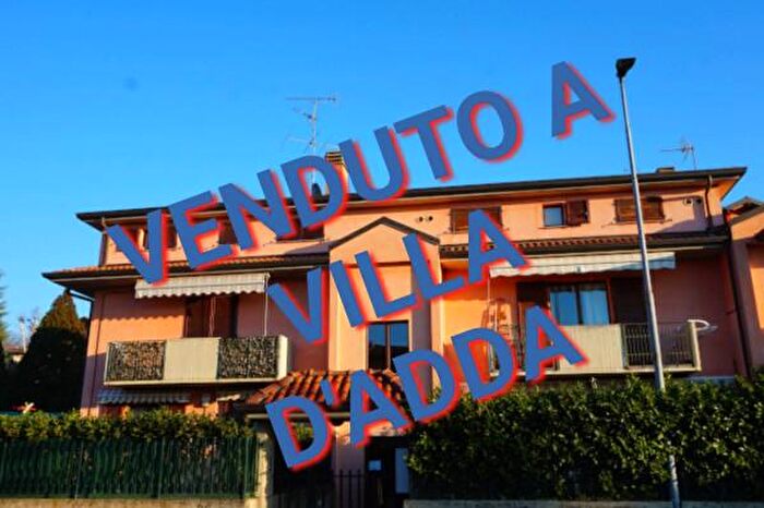 Appartamento trilocale in vendita in Via Salvo dAcquisto, Villa DAdda