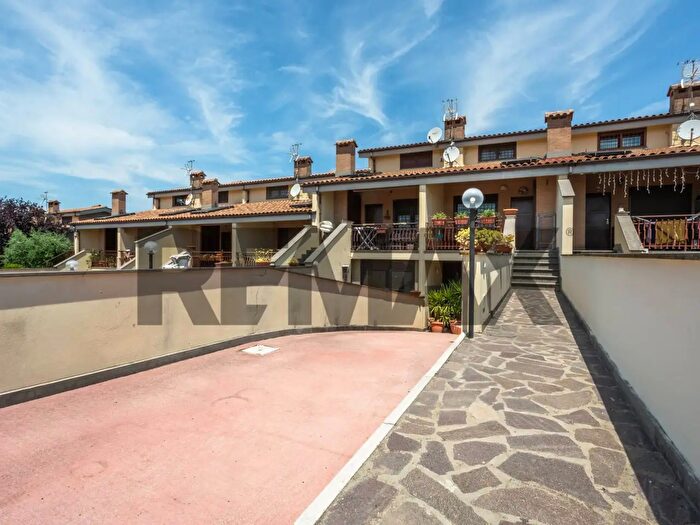 Casa quadrilocale in vendita in Via Guido Donegani, Roma