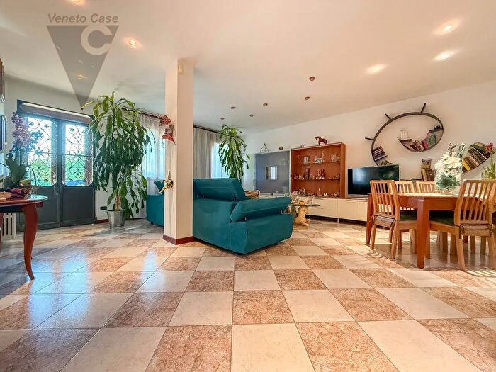 Casa quadrilocale in vendita in Noventa Padovana