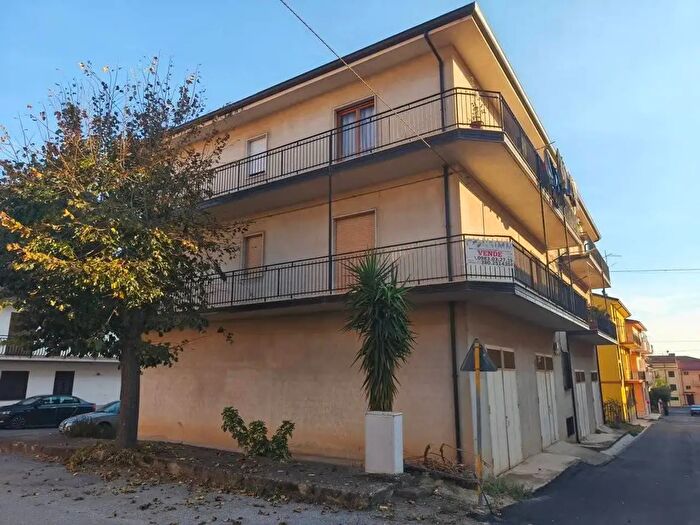 Appartamento trilocale in vendita in Via Aldo Moro, Francavilla Marittima
