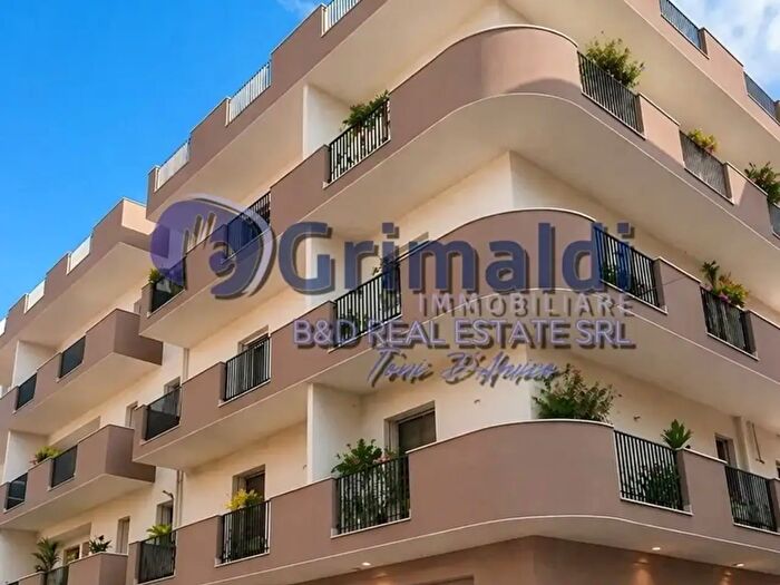 Appartamento trilocale in vendita in Via Marco Polo, Bagheria