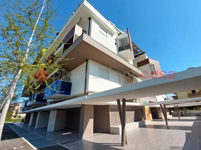 Appartamento trilocale in vendita in Via Giovanni XXIII Snc, Tortoreto