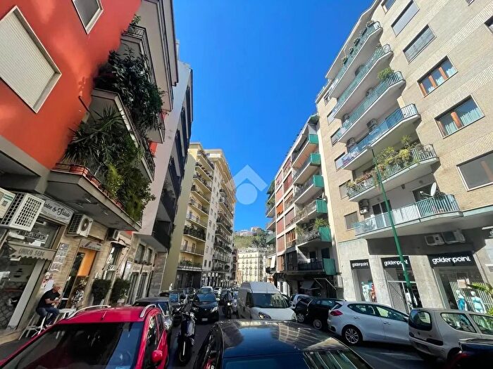 Appartamento con 5 locali in vendita in Corso Vittorio Emanuele, Napoli