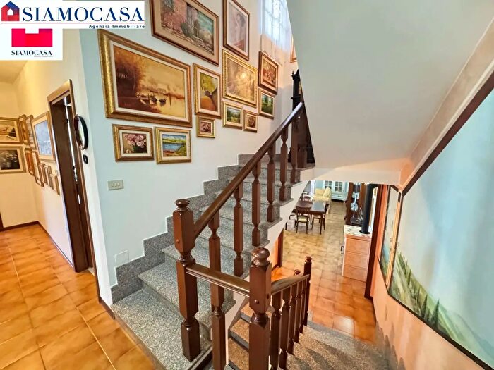 Casa con 6 locali in vendita in Terralba