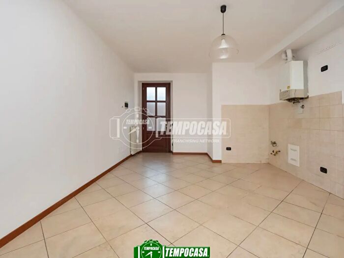 Appartamento bilocale in vendita in Via XXV Aprile, Osio Sopra