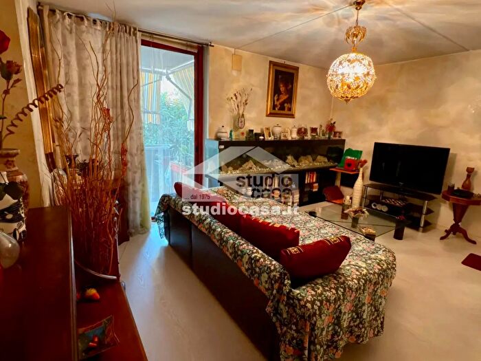 Appartamento trilocale in vendita in Via Carducci, Melzo