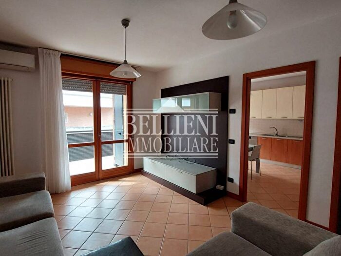 Appartamento quadrilocale in affitto in Via Luino, San Bortolo, Vicenza