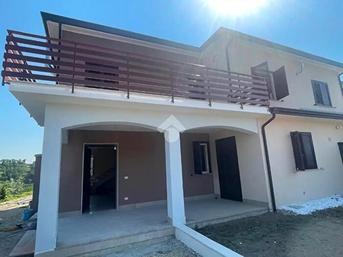 Casa quadrilocale in vendita in Via Medina, Benevento
