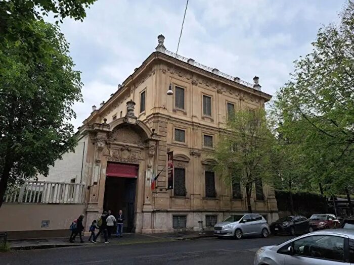Appartamento trilocale in affitto in Via Calabria, Roma